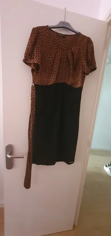 Vestido Rinascimento bicolor con lunares – XL