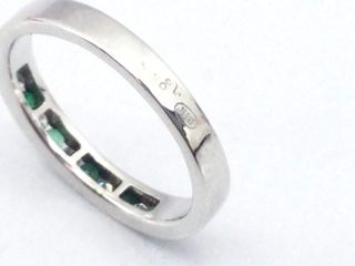 anillo oro 18k con piedra con diamante,esmeralda