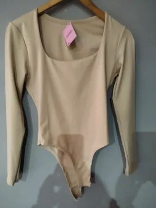 Body manga larga escote cuadrado