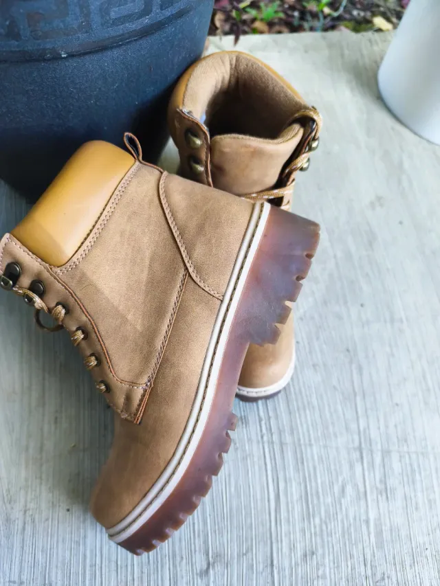 Botines de ante color camel