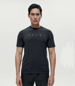 Camiseta Born Living Yoga Negra