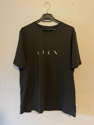 Camiseta Born Living Yoga Negra