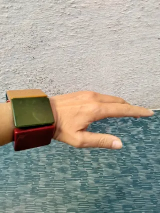 Pulsera ancha geométrica multicolor