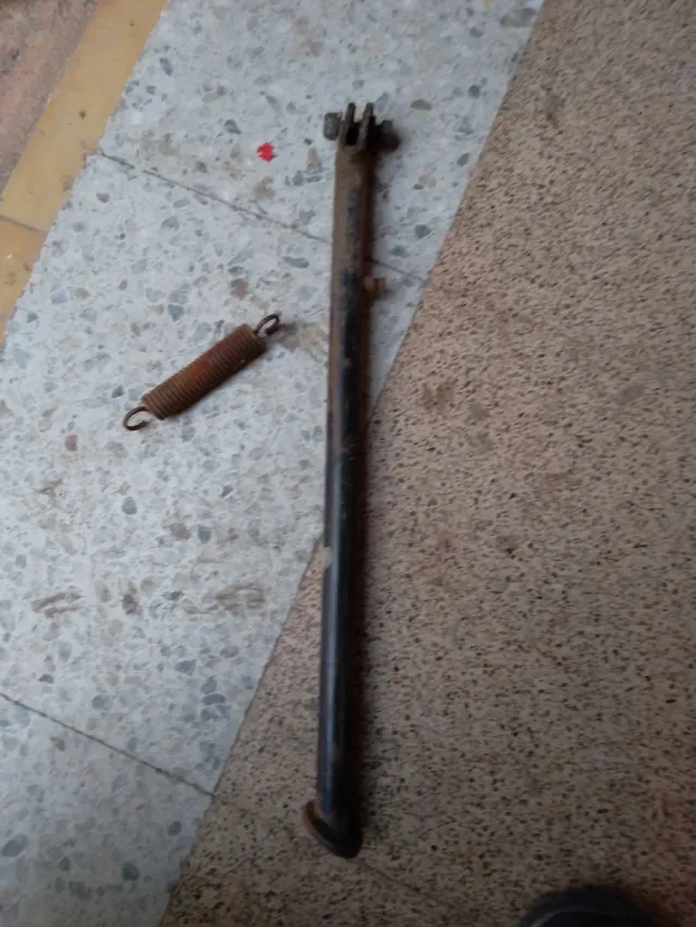 Caballete Rieju RV 50