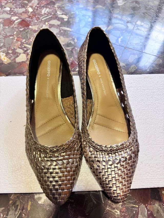 Zapatos de vestir Gioseppo dorados/plateados