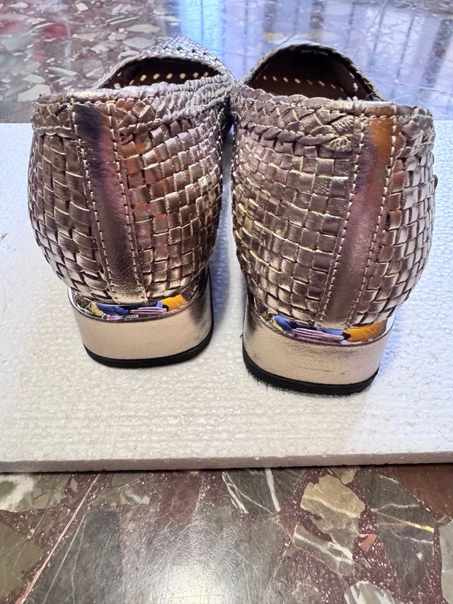 Zapatos de vestir Gioseppo dorados/plateados