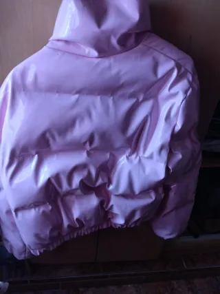 Plumas rosa brillante mujer