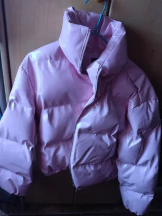 Plumas rosa brillante mujer