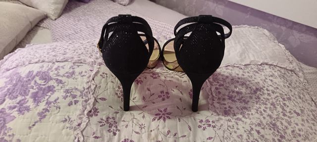 Tacones Paco Mena Negros y Dorados