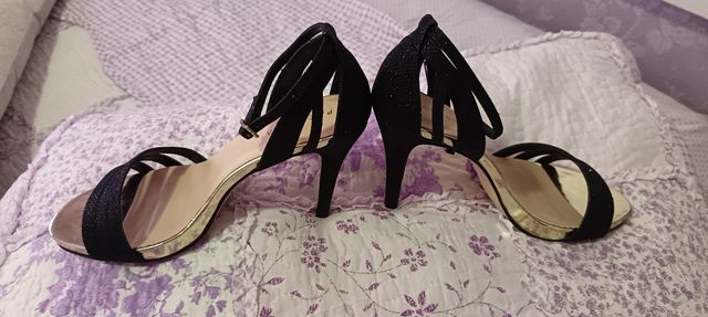 Tacones Paco Mena Negros y Dorados