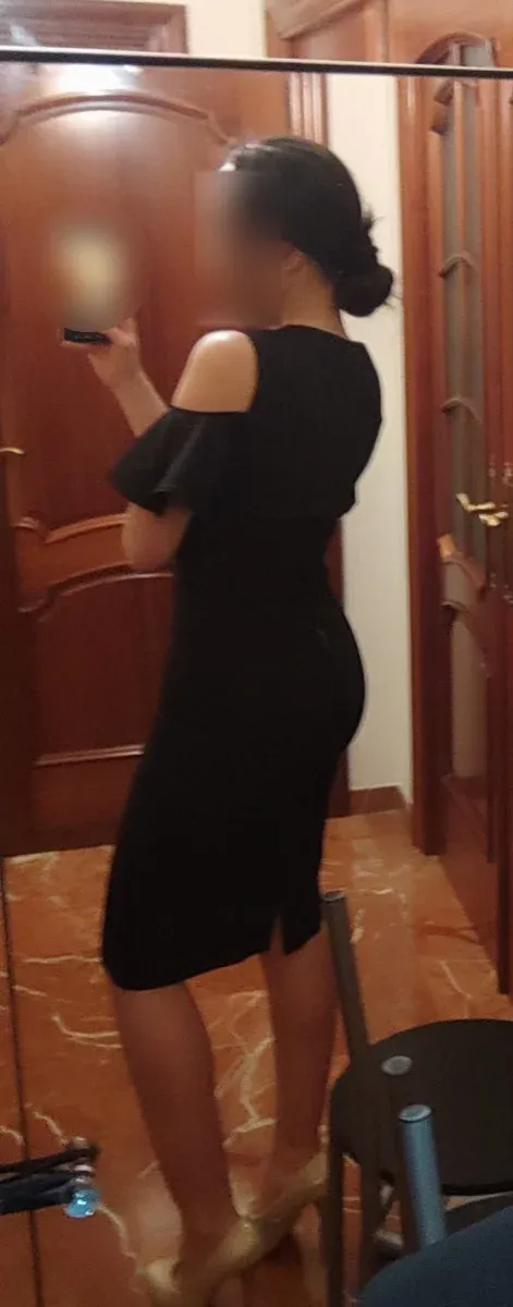 Vestido negro Zara.