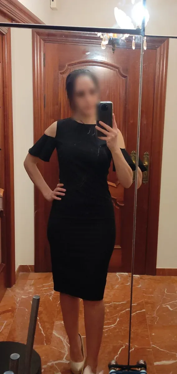 Vestido negro Zara.