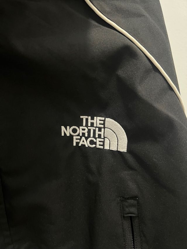 Chaqueta The North Face Negra y Blanca