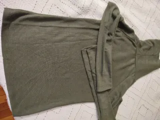 Completo maglione collo alto pantaloni verde