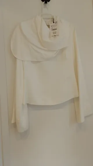 Blusa Zara Blanca Talla XS.Nueva. espalda al aire.