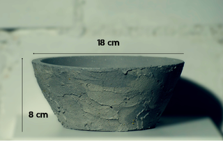 Elemento in cemento ovale rustico giallo da 18 cm