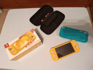 Nintendo Switch Lite Gialla, con la sua scatola