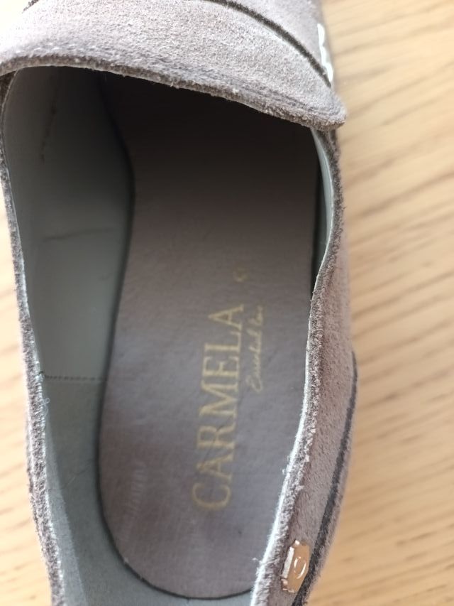 Zapatos Carmela serraje marrón