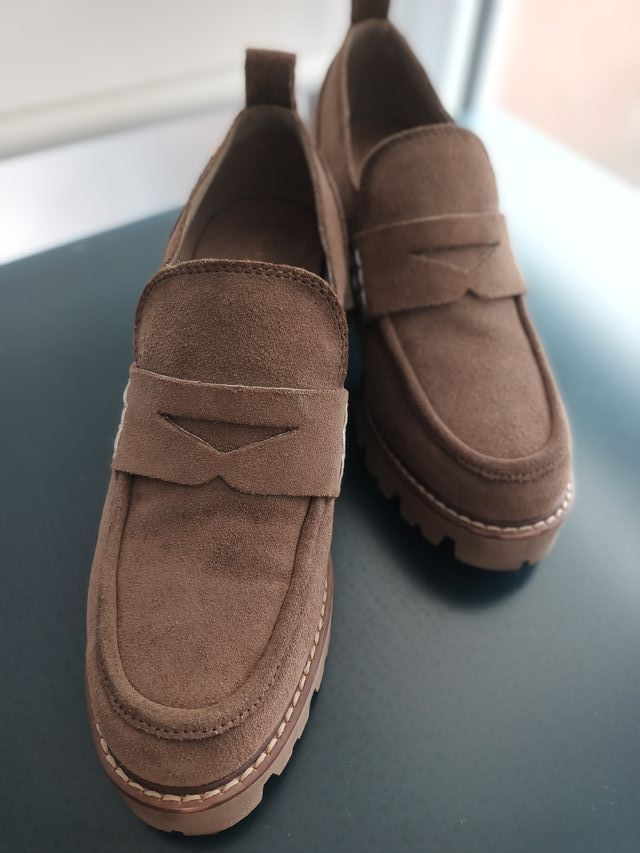 Zapatos Carmela serraje marrón