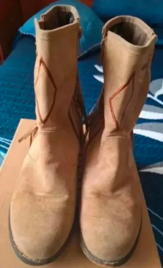 Botas ante beige con flecos y bordado talla 39