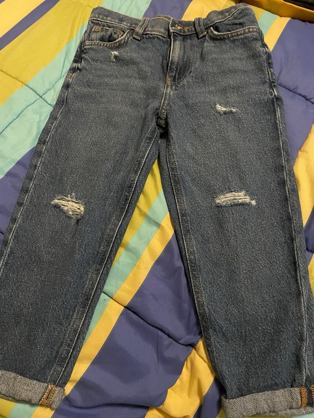 Pantalón vaquero desgastado 4/5 años