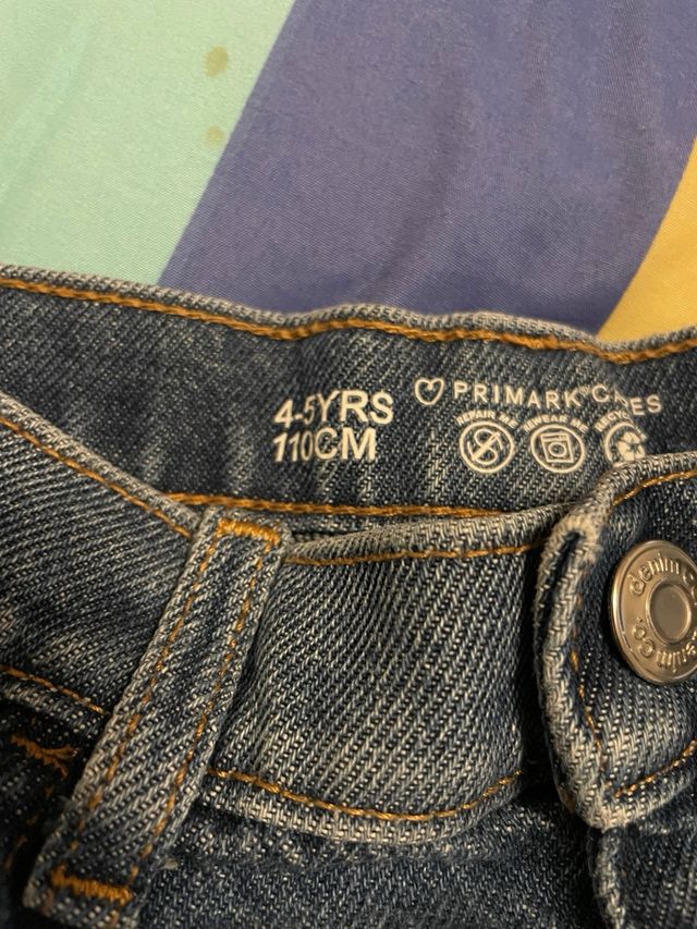 Pantalón vaquero desgastado 4/5 años