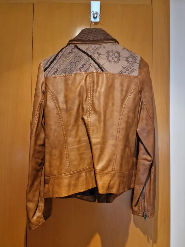 Cazadora Desigual Marrón con Bordados