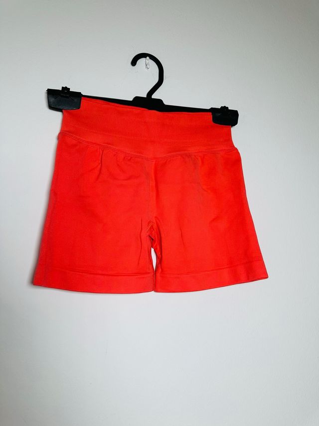 Leggings cortos deportivos con fruncido