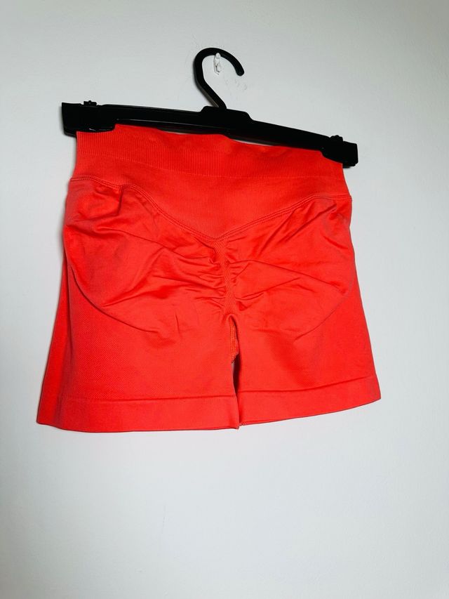 Leggings cortos deportivos con fruncido