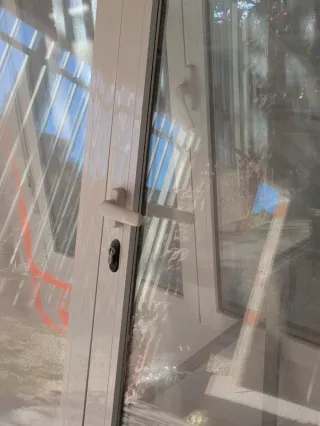 ¡Puertas y ventanas PVC con doble acristalamiento!