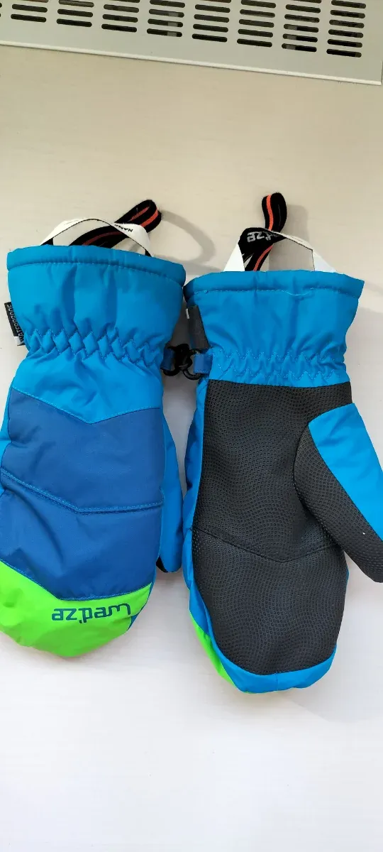 Manoplas Wedze azules y verdes 5-6 años