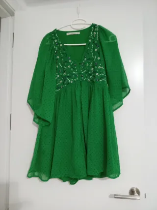 Mono corto fiesta verde Zara