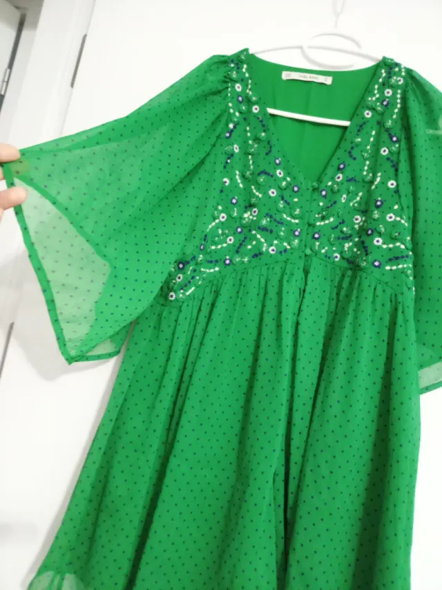 Mono corto fiesta verde Zara