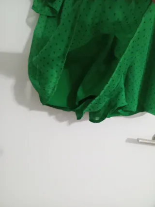 Mono corto fiesta verde Zara