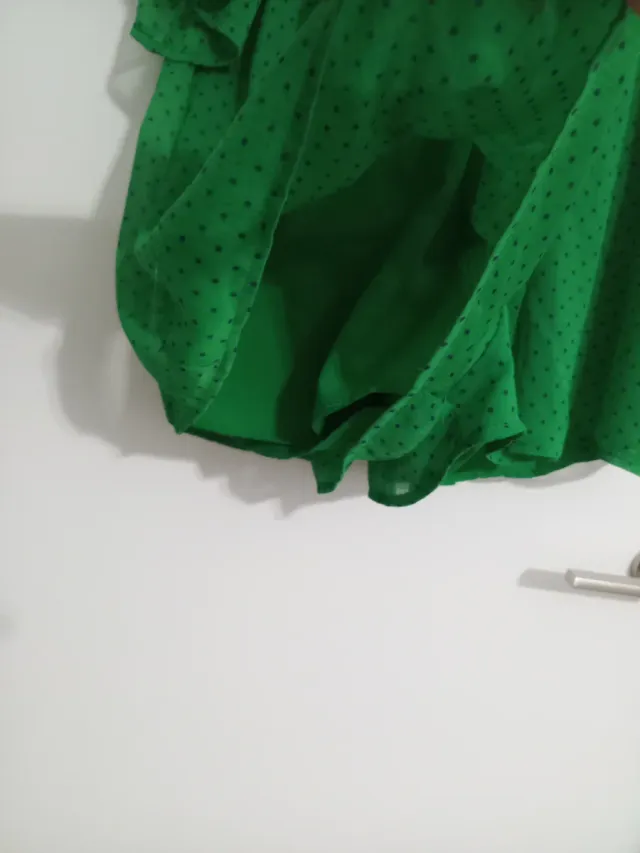 Mono corto fiesta verde Zara