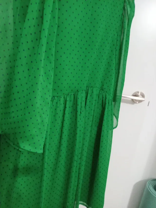 Mono corto fiesta verde Zara