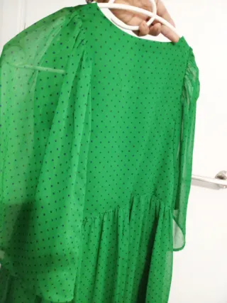 Mono corto fiesta verde Zara