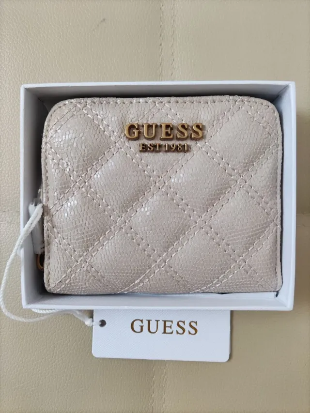 Portafoglio Guess trapuntato beige