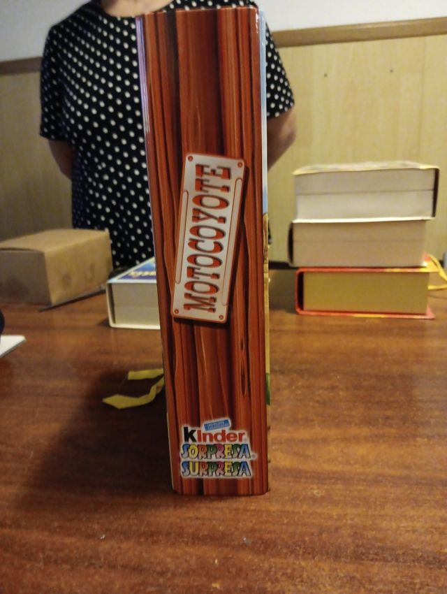 Caja Kinder Sorpresa MOTOCOYOTE