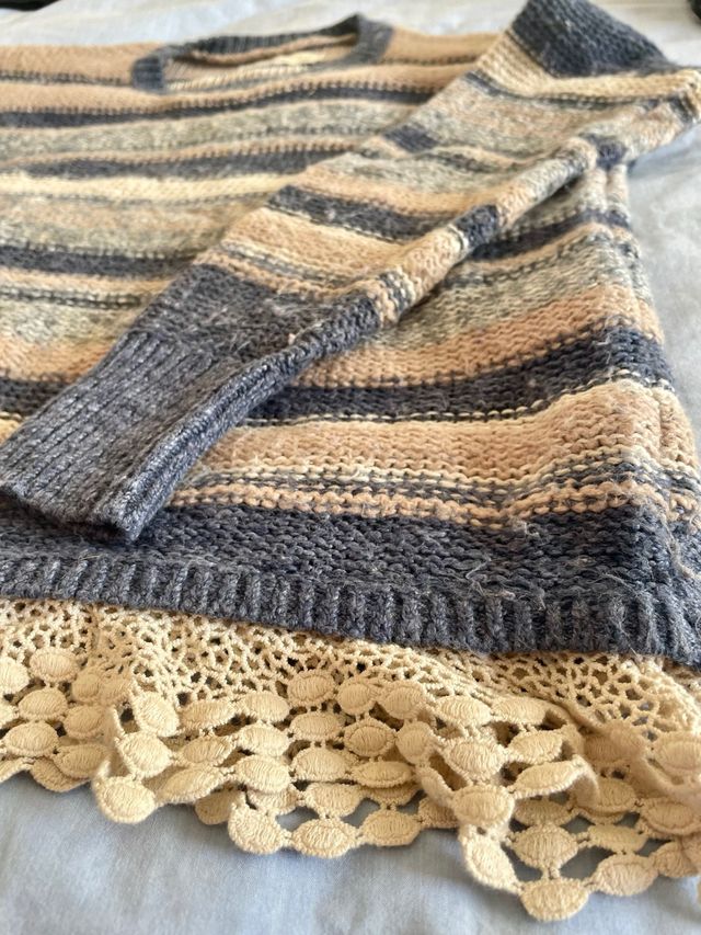 Camisola às riscas com renda menina 9-10 anos