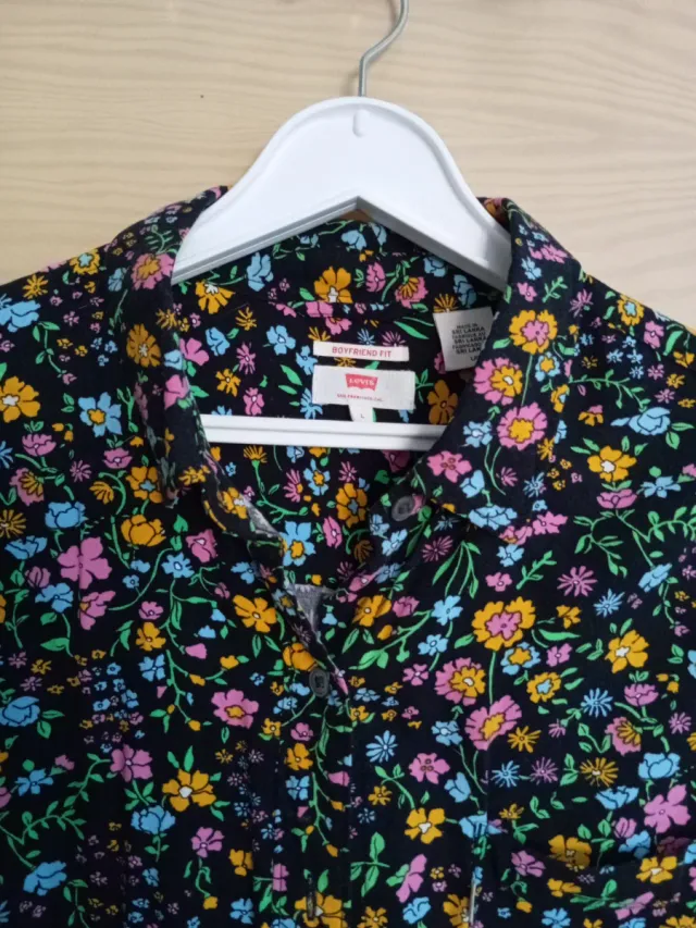 Camisa Levi's Flores Boyfriend Fit Talla L