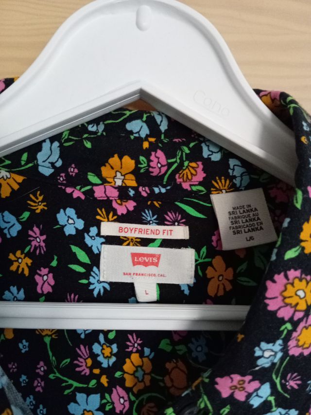 Camisa Levi's Flores Boyfriend Fit Talla L