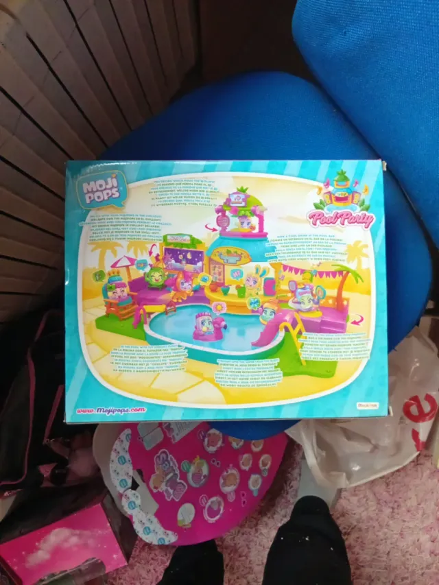 Moji Pops Pool Party