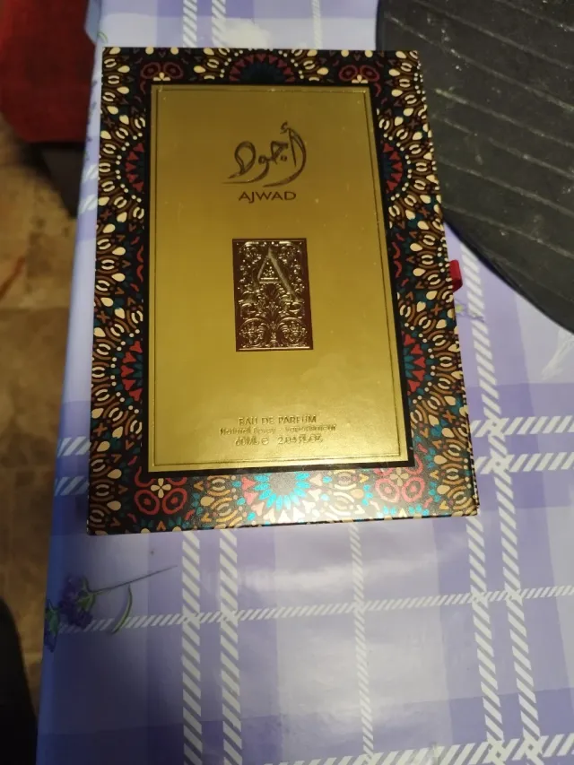 Lattafa Ajwad Eau de Parfum 60ml