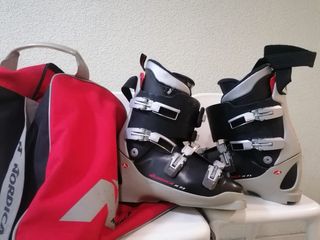 Esquís Atomic Beta Carv con Bastones