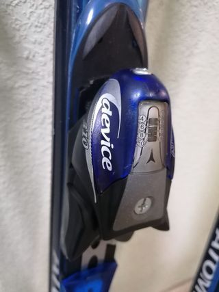 Esquís Atomic Beta Carv con Bastones