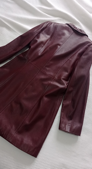 Chaqueta de piel 3/4 color burdeos