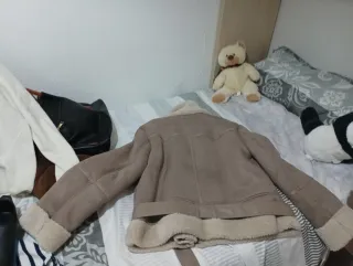 Chaqueta aviador beige y marrón