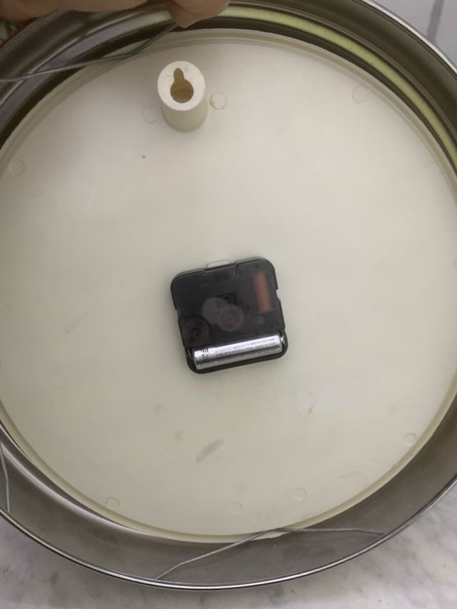 Orologio da parete in metallo