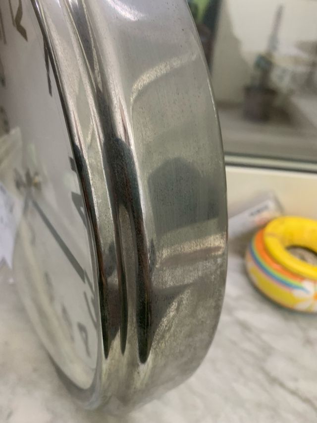 Orologio da parete in metallo